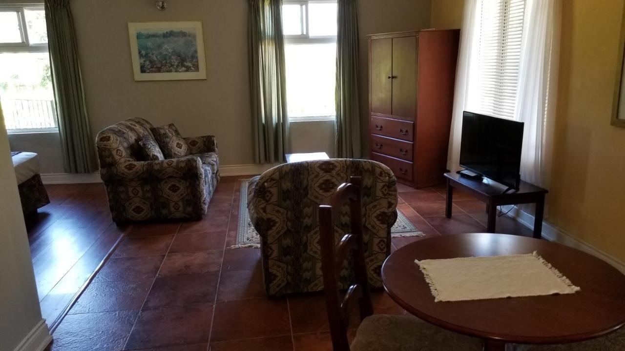 Guest House Villa Mishkan Runaway Bay Exterior foto