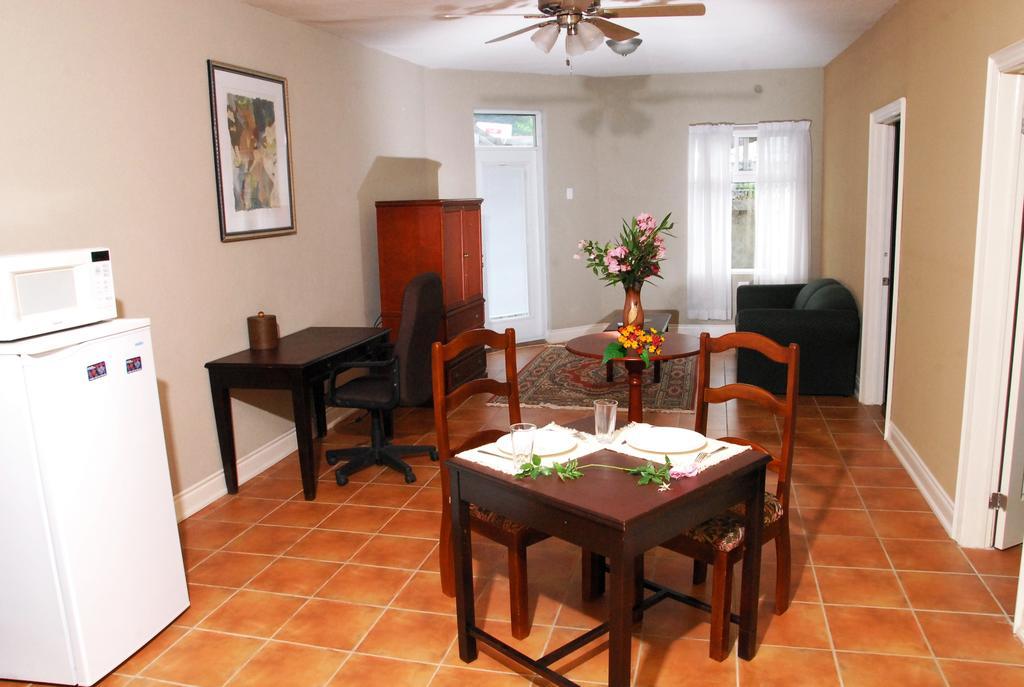 Guest House Villa Mishkan Runaway Bay Cameră foto